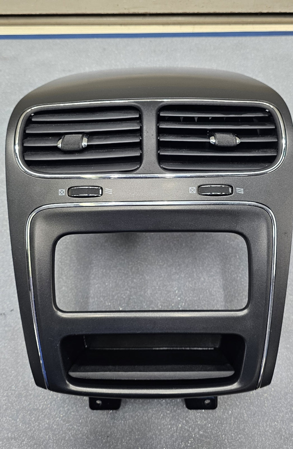 🔥11-17 Dodge Journey Information Center Dash 4.3" Radio Bezel & Air Vents OEM