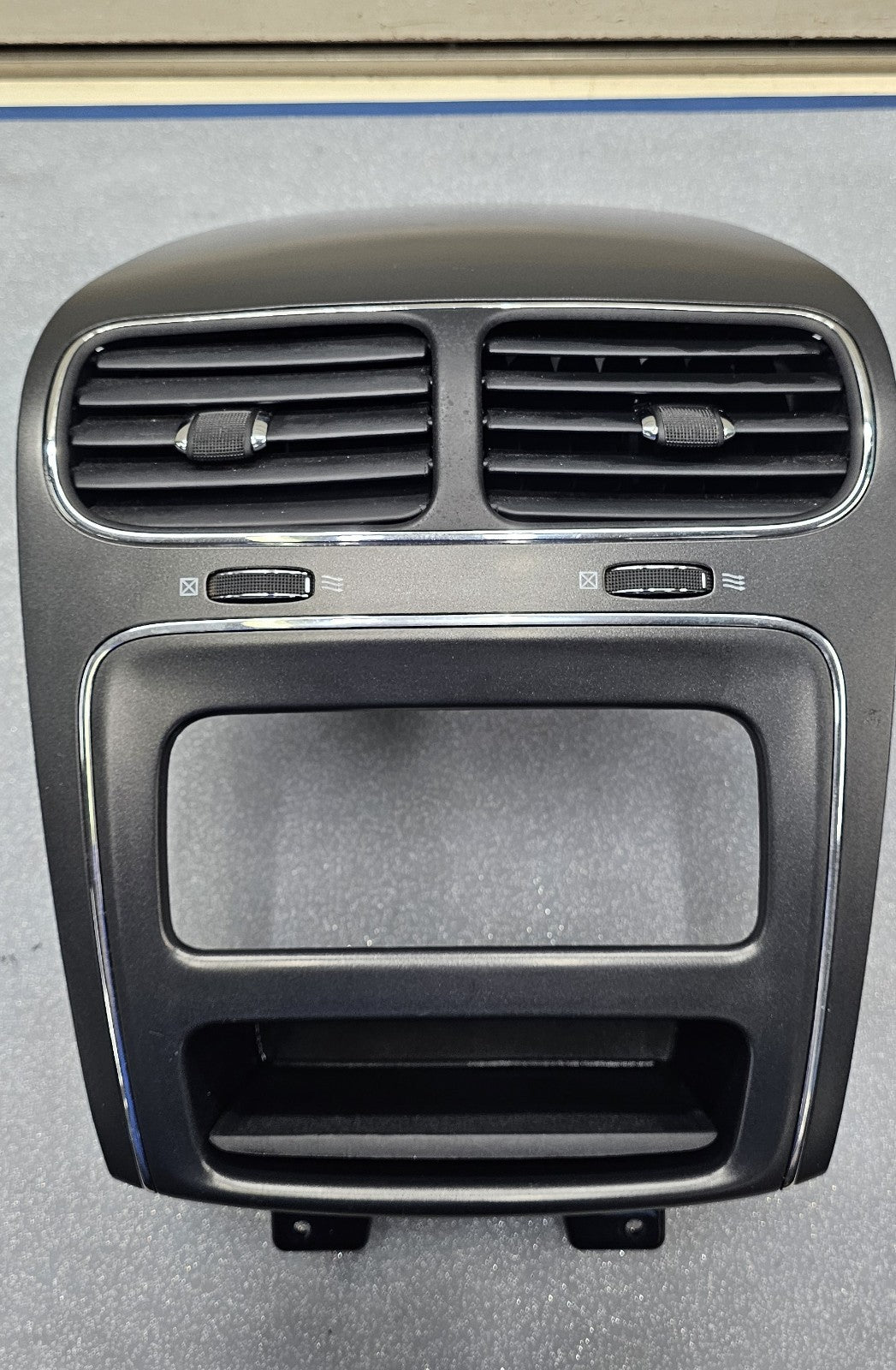 🔥11-17 Dodge Journey Information Center Dash 4.3" Radio Bezel & Air Vents OEM