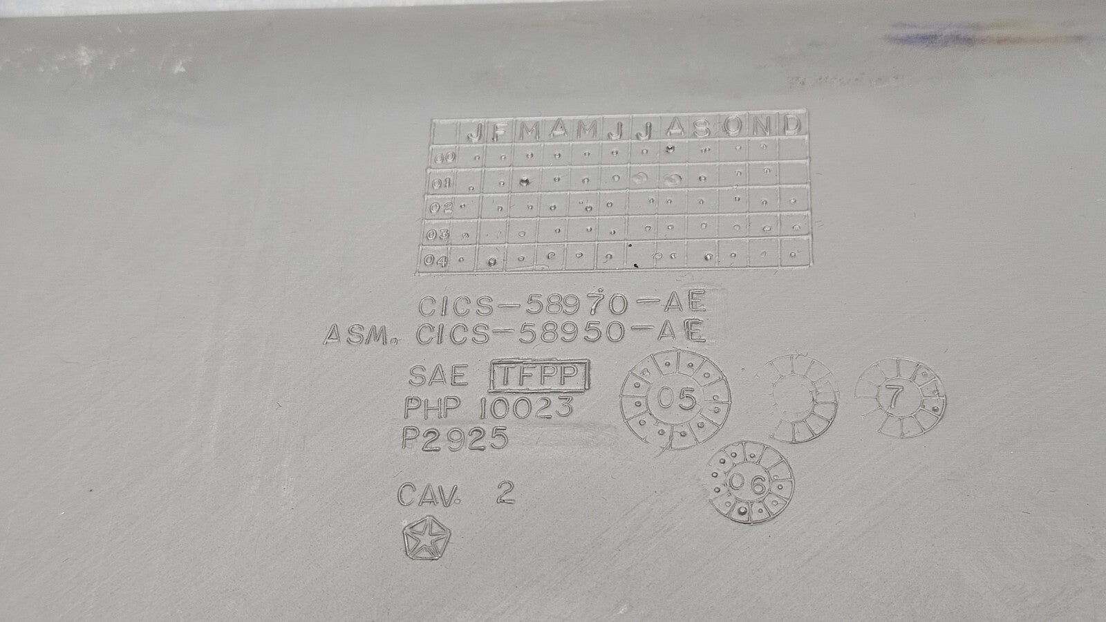 🔥01-07 CARAVAN TOWN COUNTRY DASH GLOVE BOX COMPARTMENT LID COVER ASSEMBLY GRAY