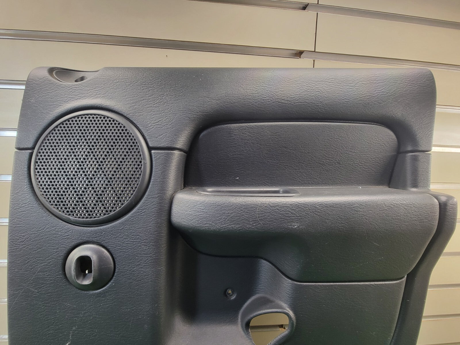 🔥02-05 Dodge RAM Interior DOOR Panel Rear RIGHT PASSENGER GRAY v1 G22