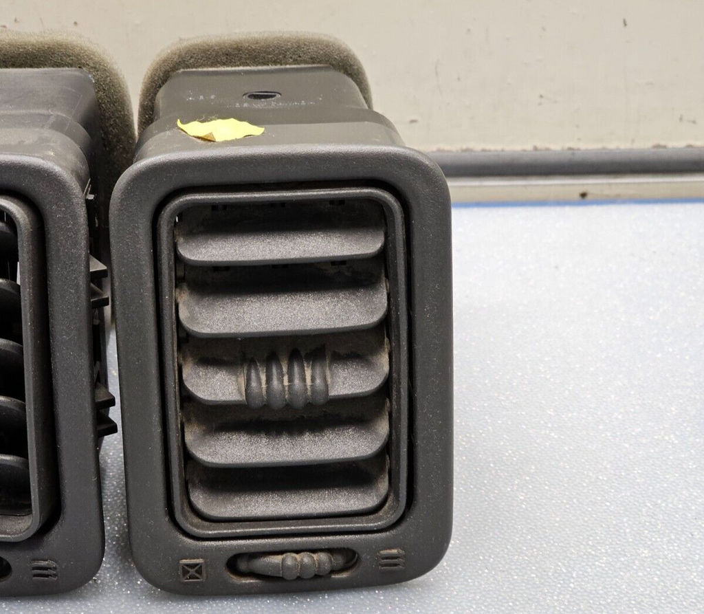 🔥99-06 Silverado SIERRA Dash A/C Heater AIR VENT Passenger Right DG Q=2 VT11