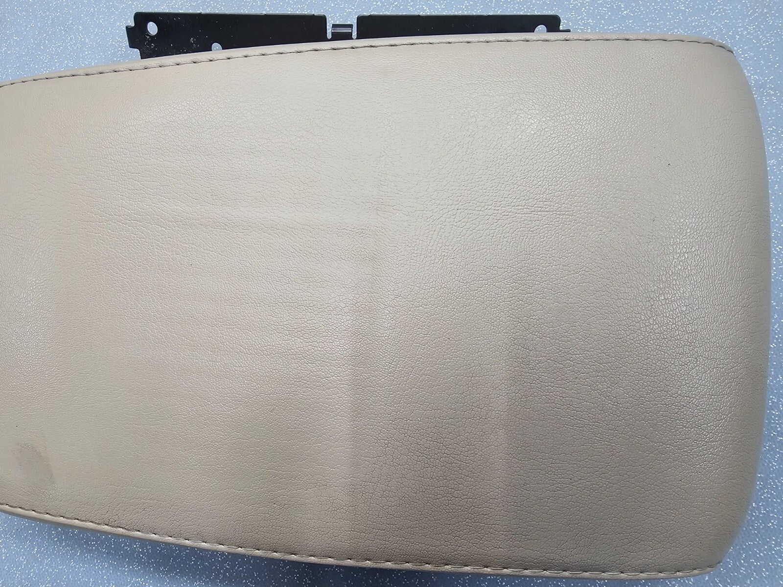 🔥2004-2006 Nissan Maxima Center Console Armrest Cover Lid Assembly TAN