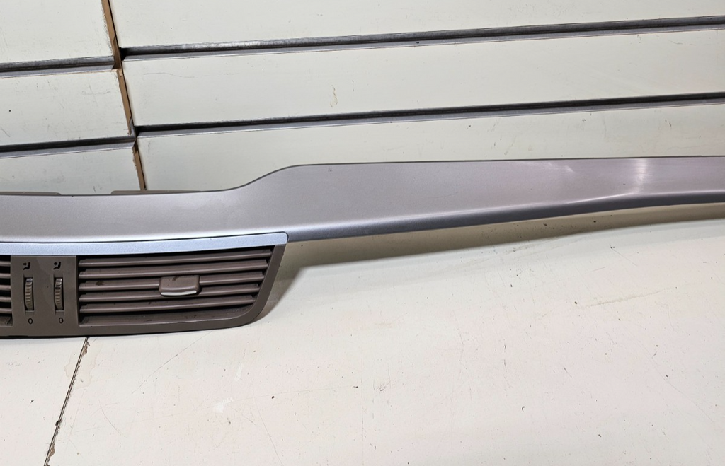 🔥09-14 Volkswagen Routan Dash Front Center Trim Bezel Panel Air Vent Silver OEM