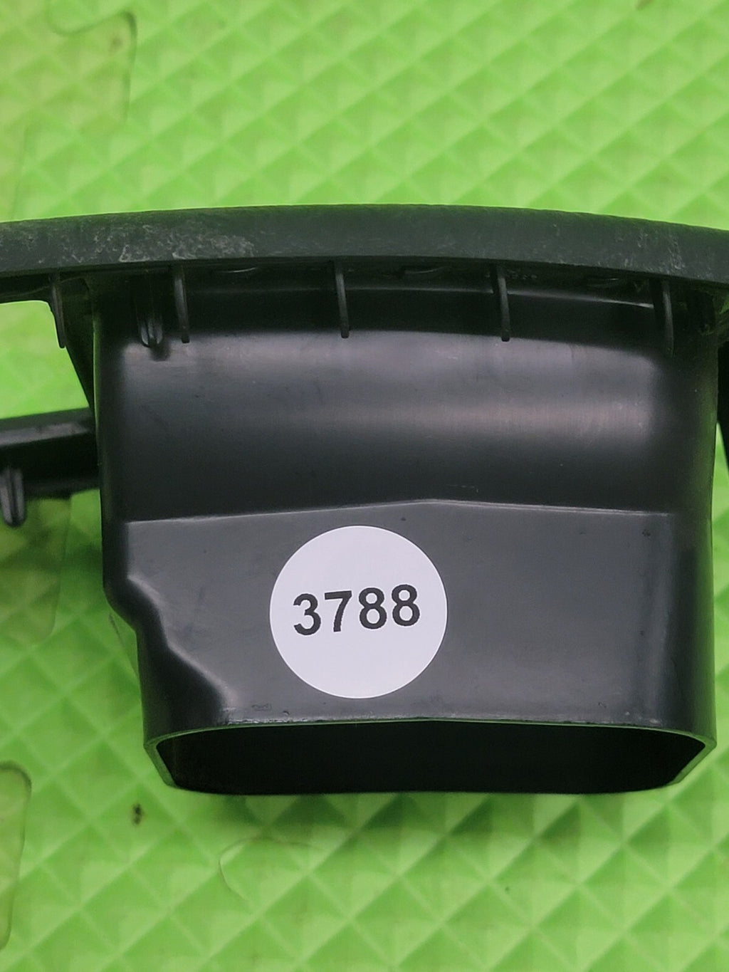 02-05 Dodge RAM Front Left Driver Side A/C Heat Air Vent Taupe BLACK VT7