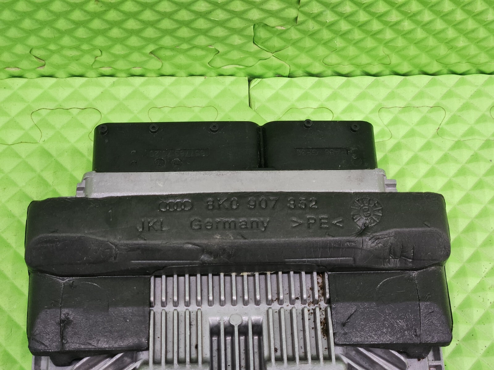 2010 AUDI Q5 Engine Control Module