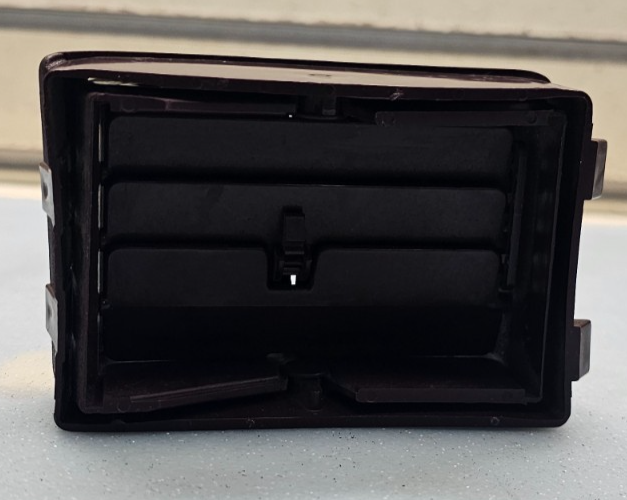 🔥95-99 CHEVY GMC CK TRUCK DASH RIGHT PASSENGER HEATER AIR A/C HVAC VENT RED