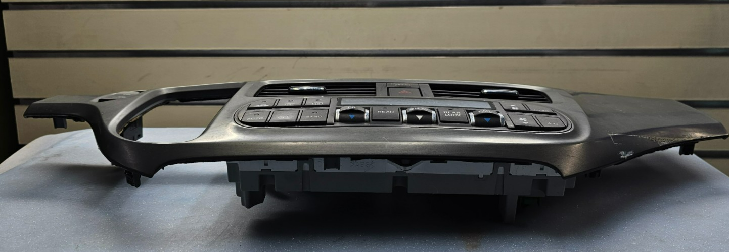 🔥05-10 Honda Odyssey Center Dash Radio Climate Control Bezel Trim Panel Silver