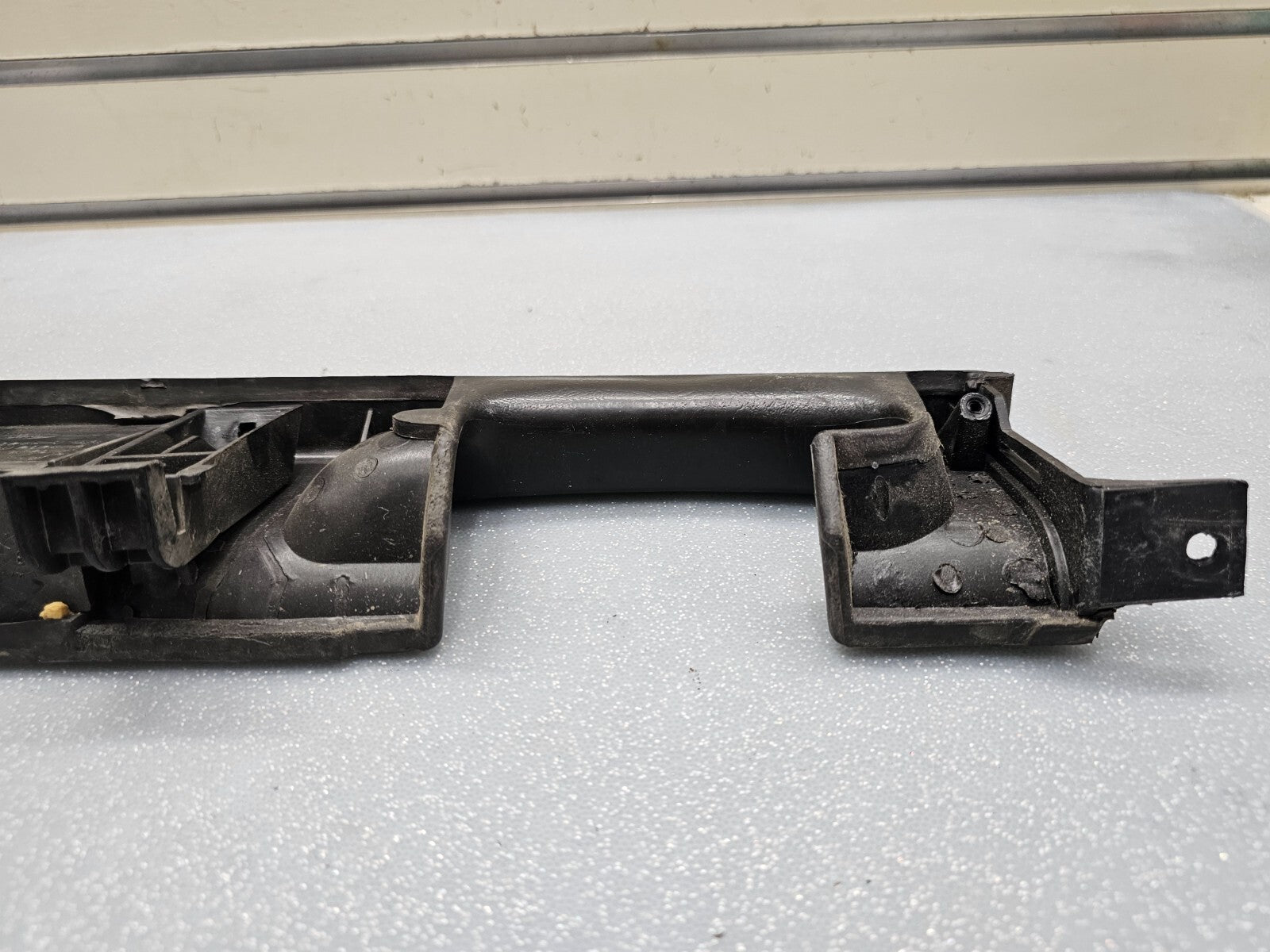 99-07 Ford F250 F350 EXCURSION DOOR PANEL ARMREST LEFT DRIVER HANDLE PULL BLACK