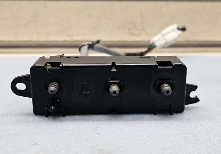 02-08 Nissan Maxima Altima Front Passenger Heat Seat Switch 4 way Assembly Black