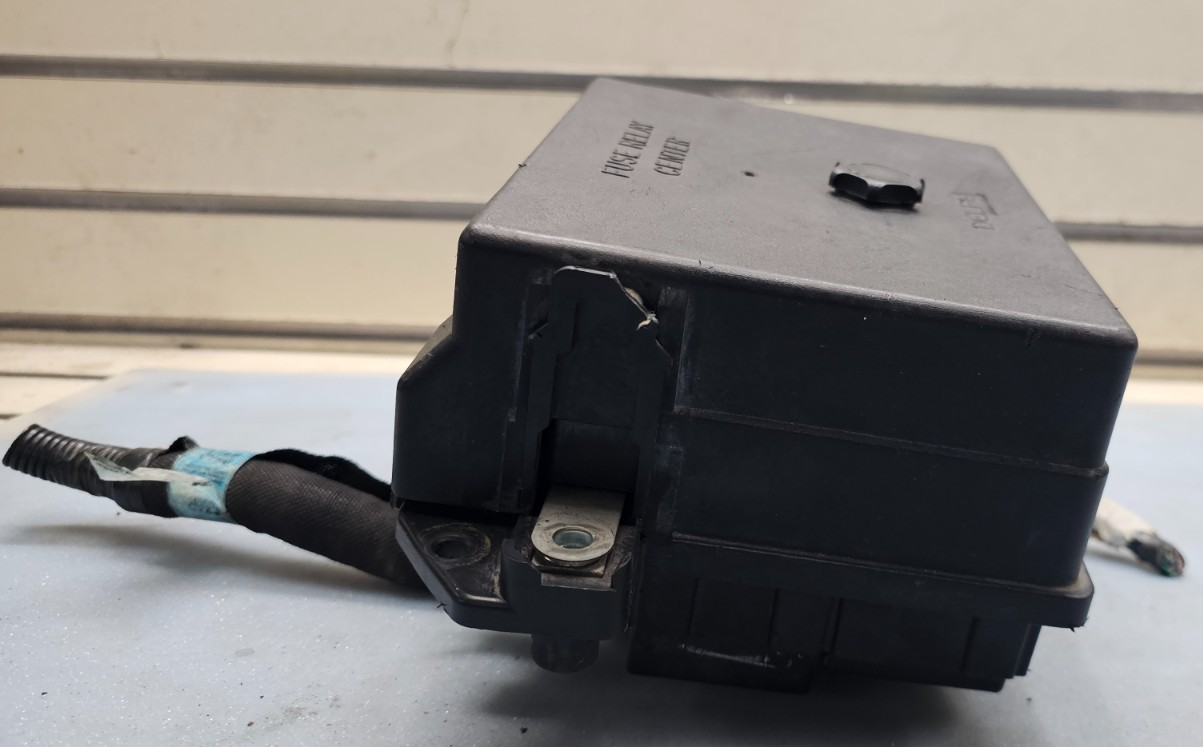 🔥98-04 Sonoma Chevy S10 Engine Fuse Box Relay Wiring Junction Block Assembly