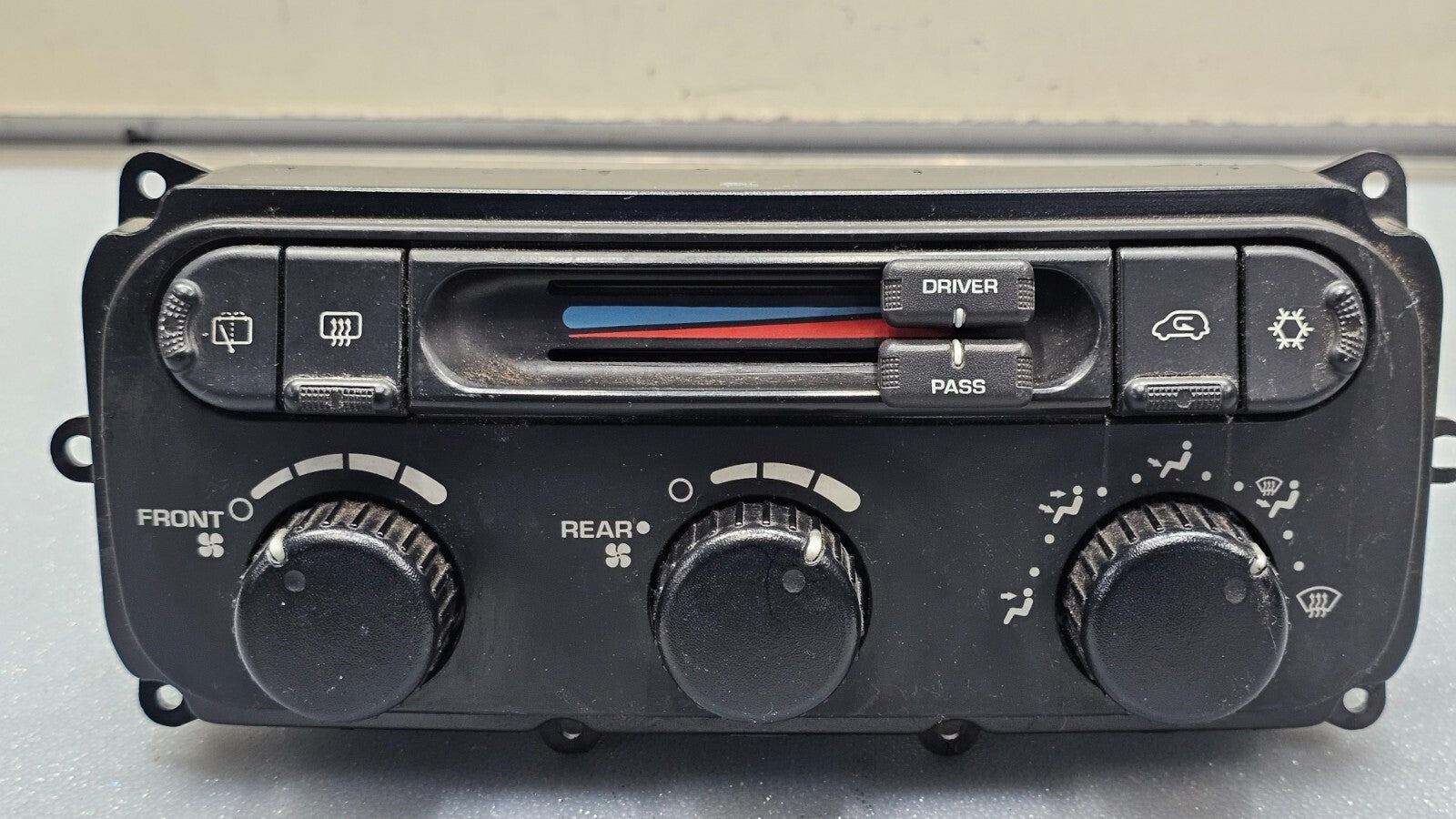 🔥04-07 Caravan Town Country Dash AC Climate Temperature Heater Control Unit OEM
