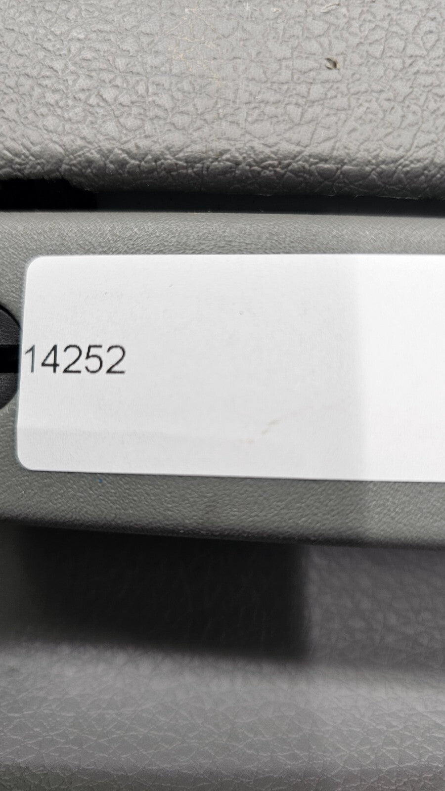 05-09 MUSTANG Dash Glove Box Storage Compartment Assembly Instrument Panel Gray