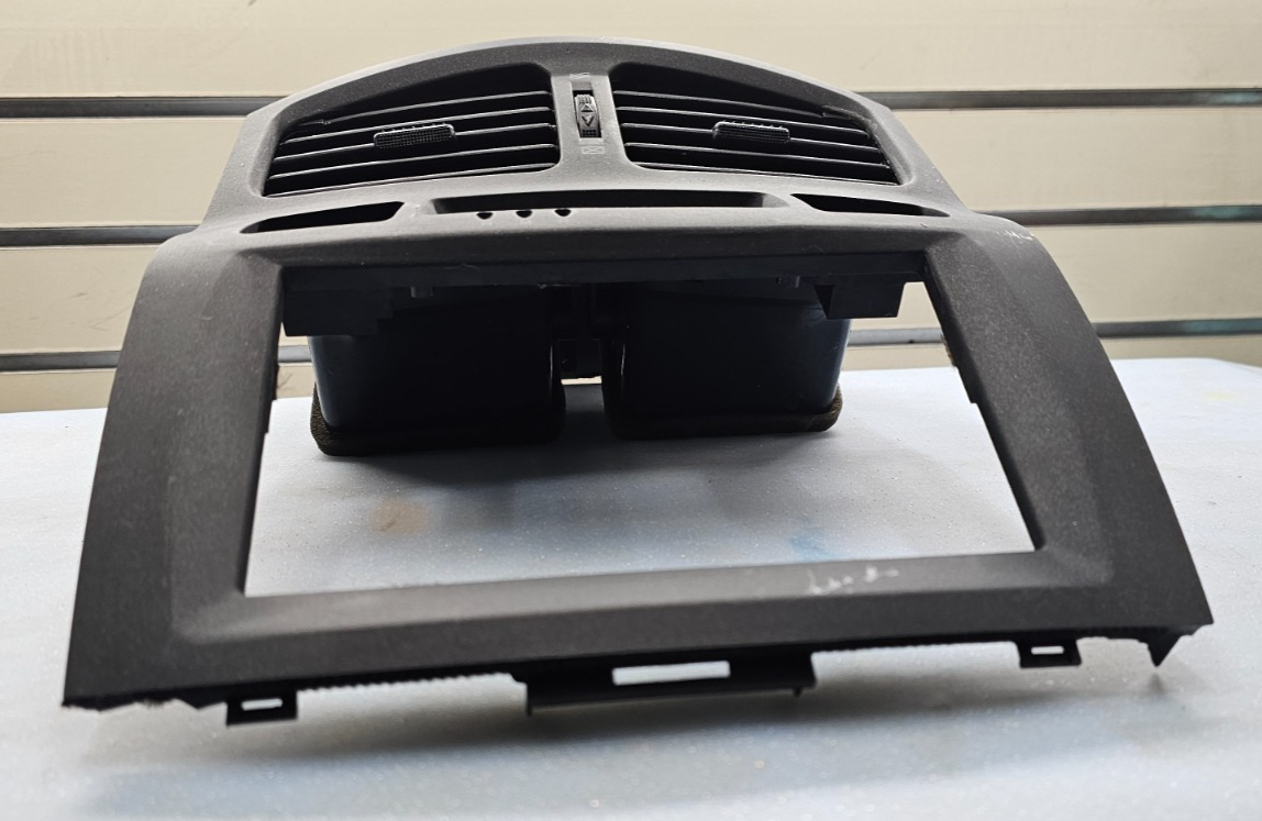 🔥01-06 HYUNDAI SANTA FE CENTER DASH RADIO HEAT AC VENT TRIM BEZEL BLACK OEM