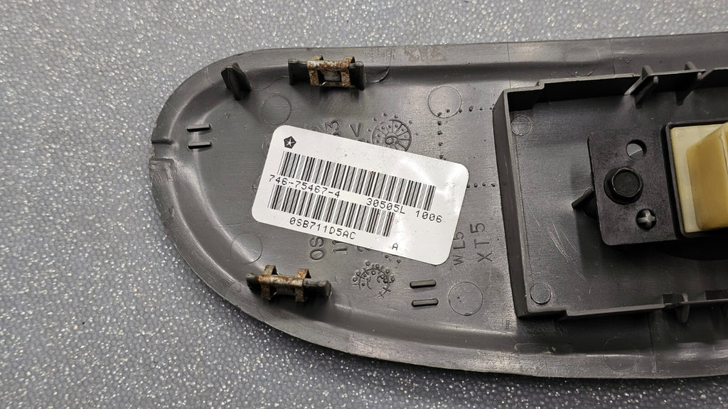 🔥01-07 Caravan Town Country Front Right Passenger Window Door Lock Switch Gray