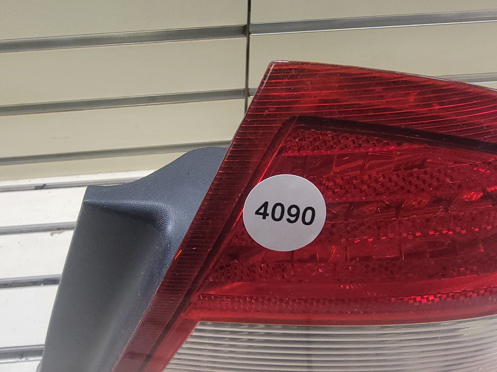 🔥2005-2007 Ford Five Hundred Passenger Side right Tail Light tailight