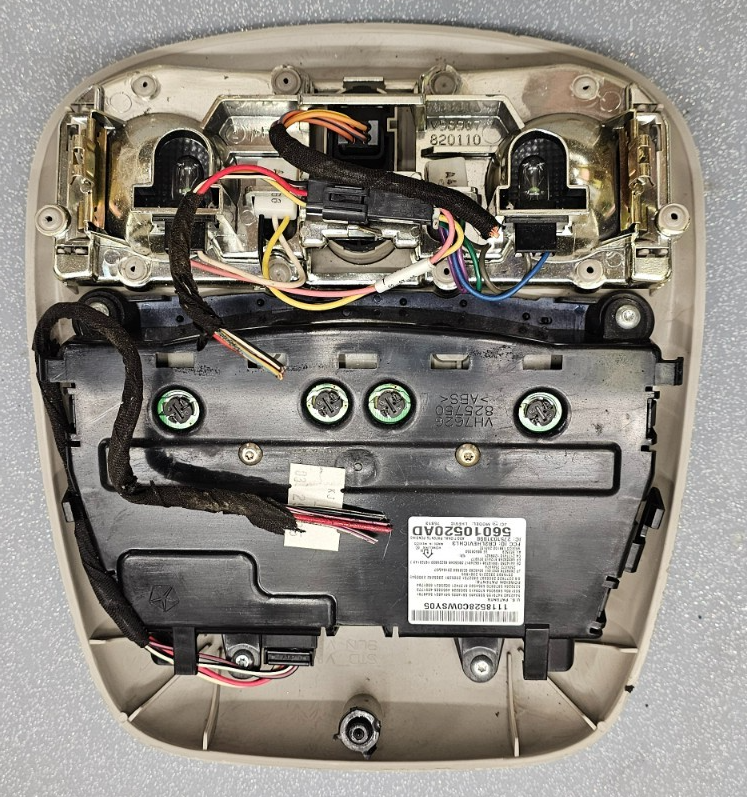 05-07 Jeep Liberty KJ Overhead Console Interior Dome Map Light Lamp Assembly Tan