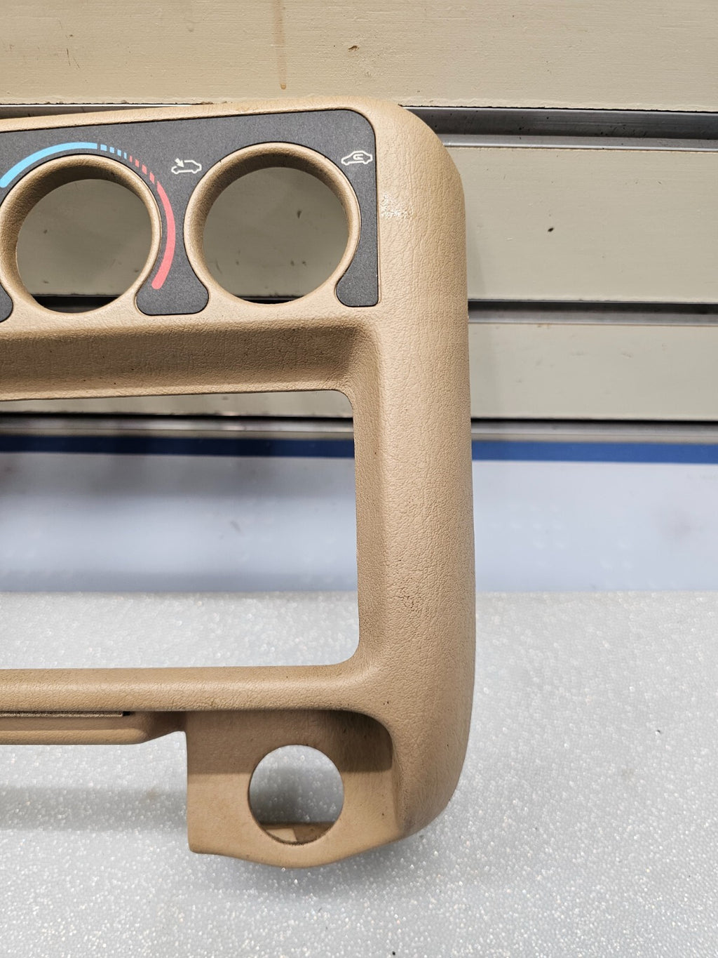 🔥1995 - 1998  DODGE NEON CLIMATE CONTROL RADIO DASH BEZEL DARK TAN