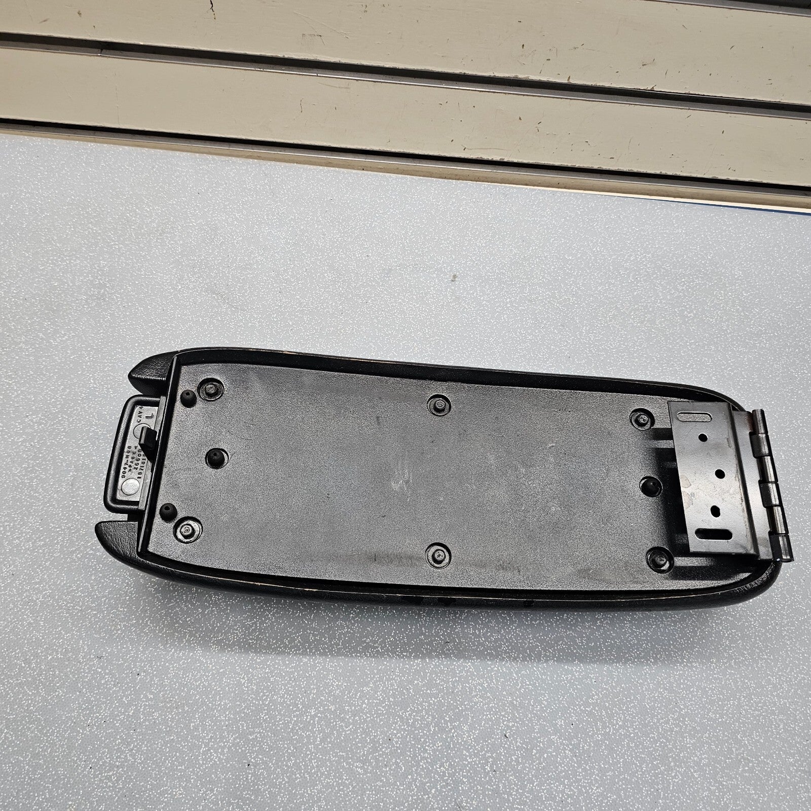 98-04 BLAZER S10 JIMMY SONOMA Front Center Console Lid Armrest Cover Black L7