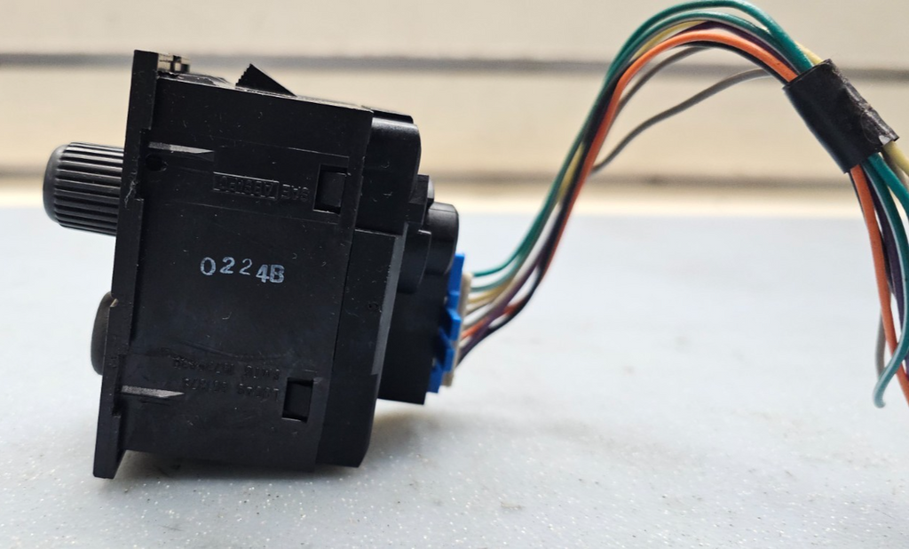 🔥99-02 TAHOE SUBURBAN GMC YUKON DENALI REAR WIPER FOG LIGHT SWITCH 4x4 BLACK