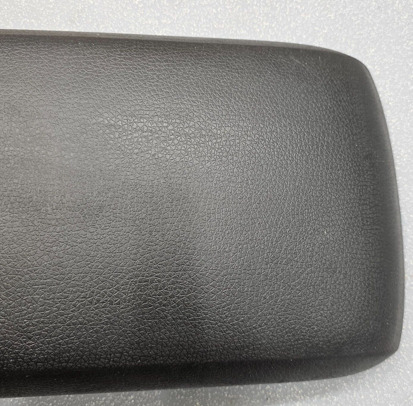 07-10 Edge Front Center Console Lid Leather Armrest Assembly Top Cover Black