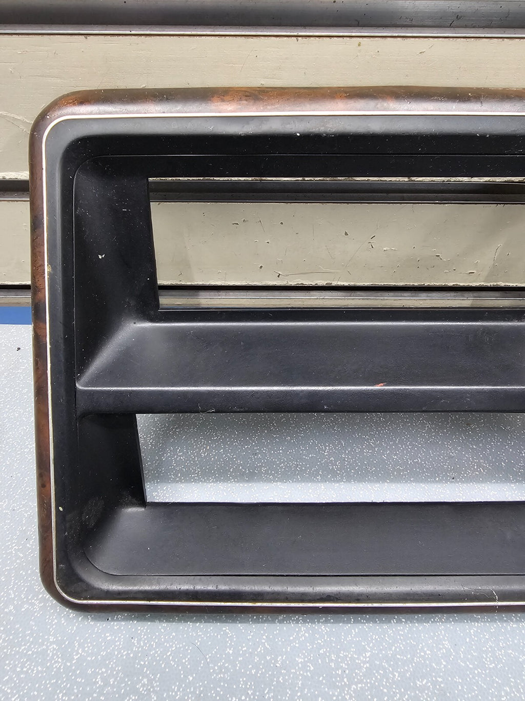 87-91 Ford F150 F250 Bronco Center Dash Radio Stereo Bezel Trim Panel Wood/Black