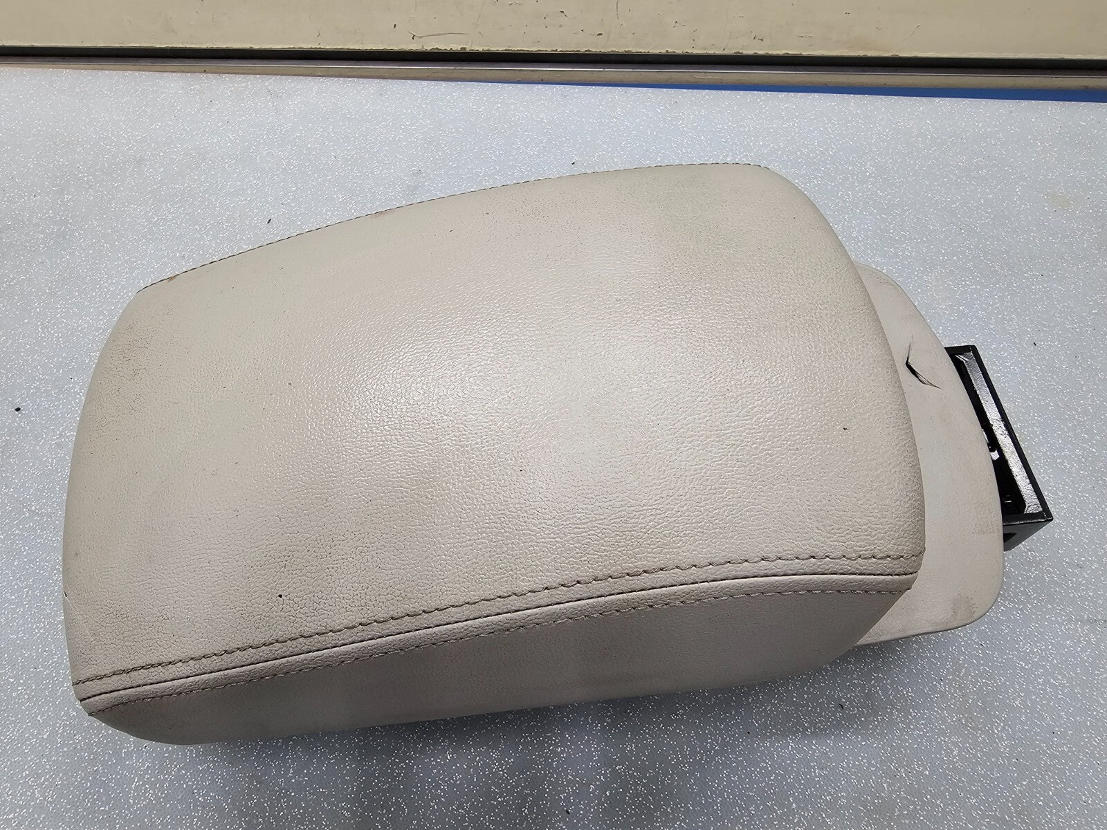 🔥06-08 Sonata Front Center Console Lid Sliding Armrest Cover Top Pad LT Gray