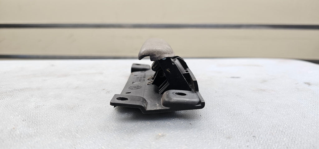 98-01 DODGE RAM 1500 2500 GLOVE COMPAERTMENT BOX HANDLE LATCH DOOR TRUCK PICKUP