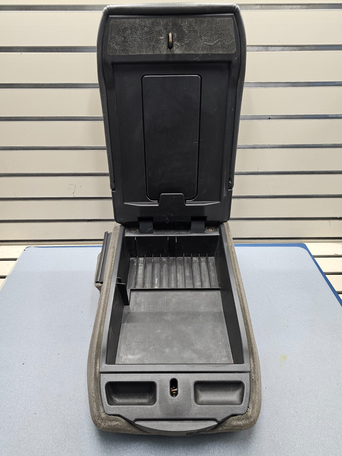 🔥99-06 SILVERADO SIERRA Center Console JUMP SEAT Armrest Leather Gray/Black JS4