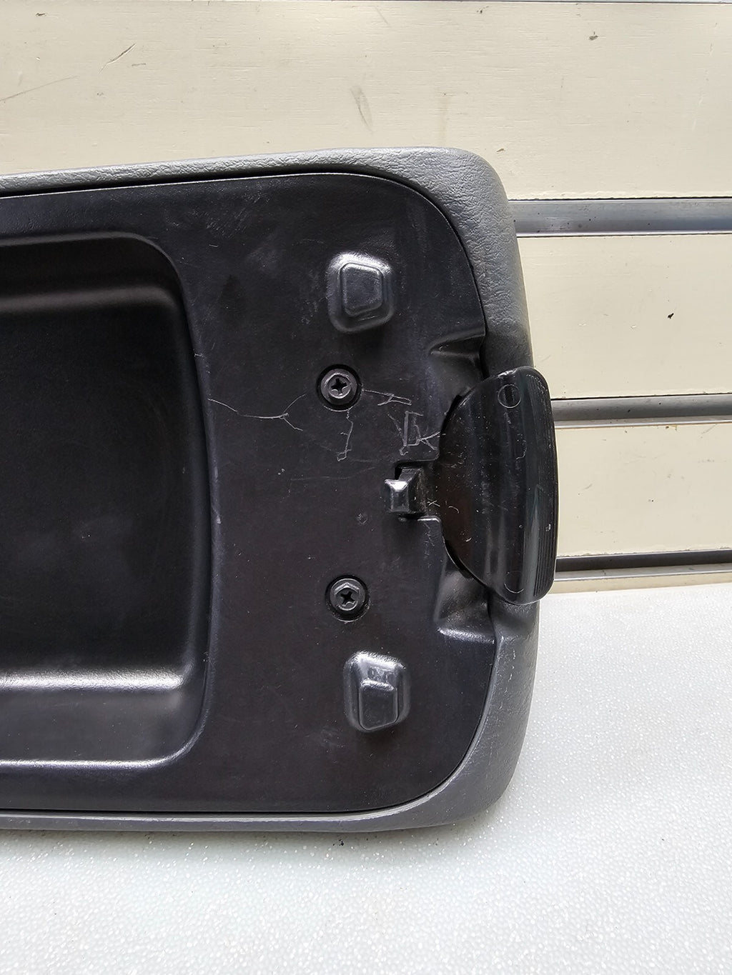 🔥2002-2007 Jeep Liberty Center Console Arm Rest Lid Black OEM