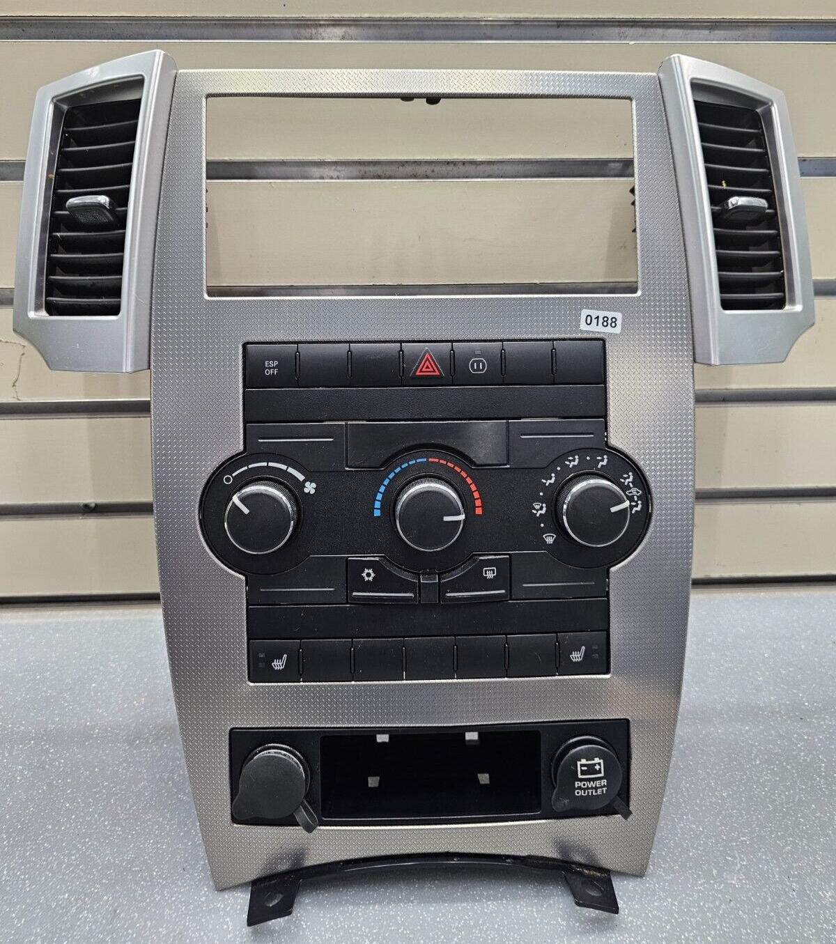 🔥08-10 Grand Cherokee Center Dash Radio Bezel Trim Panel Climate Control silver