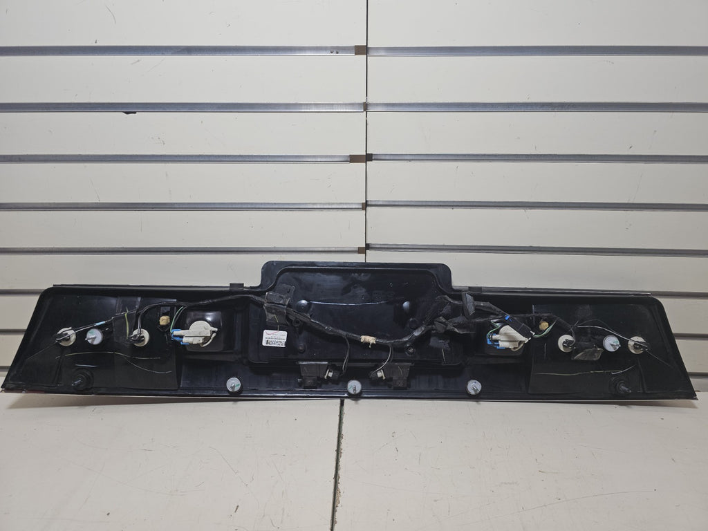 01-05 Buick Century Lid Mounted Center Panel Tail Light Break Light Assembly OEM