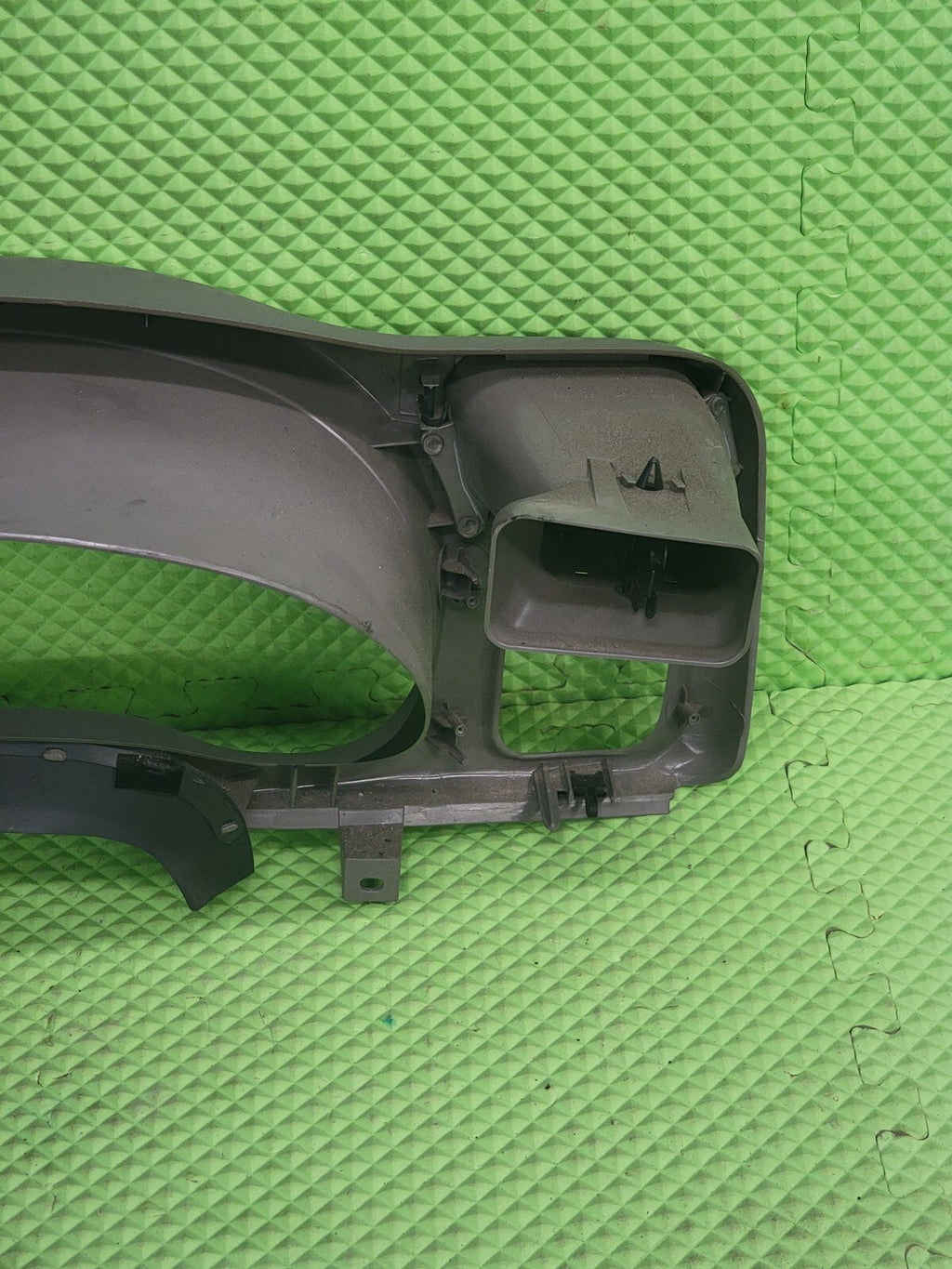 98-04 BLAZER S10 JIMMY SONOMA Cluster Dash Radio Bezel Tan C8