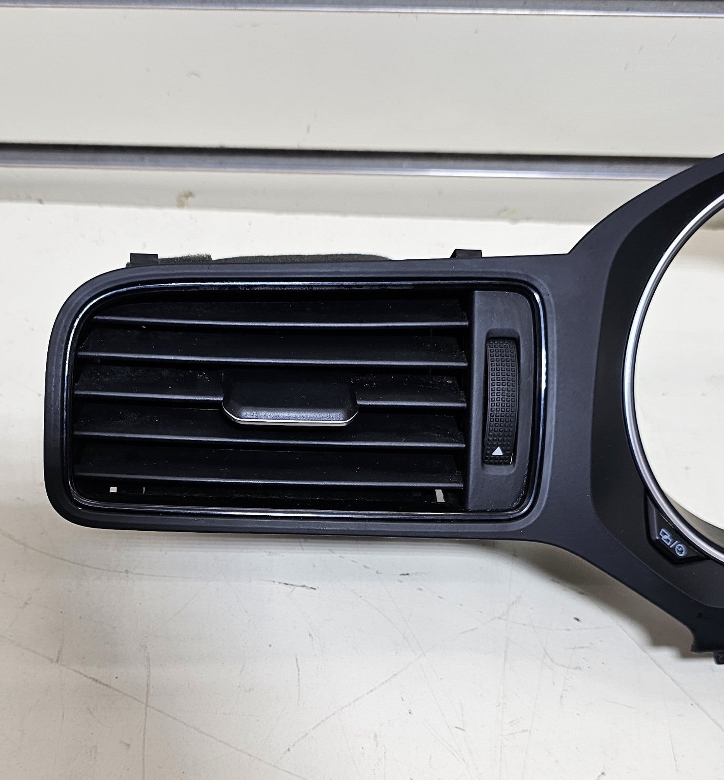 🔥11-14 Volkswagen Jetta Speedometer Instrument Cluster Dash Bezel Air Vent Trim