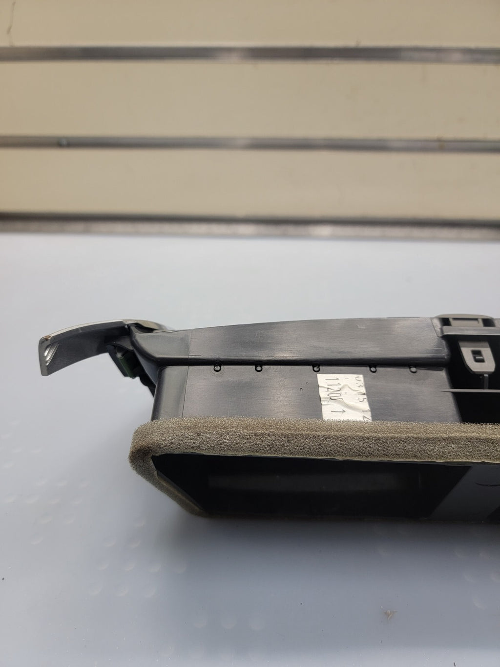 08-12 Chevy MALIBU Dash A/C Heater AIR VENT Front Center Bezel Trim Silver VT46