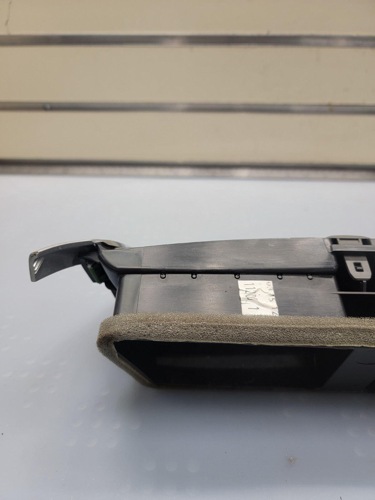 08-12 Chevy MALIBU Dash A/C Heater AIR VENT Front Center Bezel Trim Silver VT46