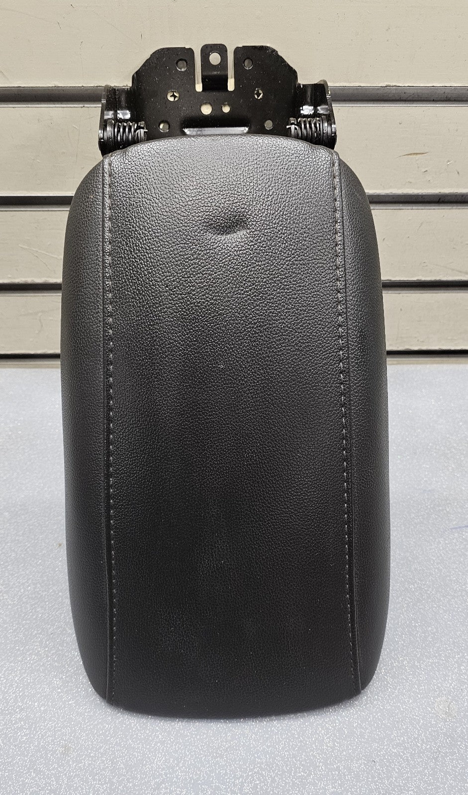 🔥13-16 FORD FUSION CENTER CONSOLE LID ARMREST BLACK LEATHER  OEM