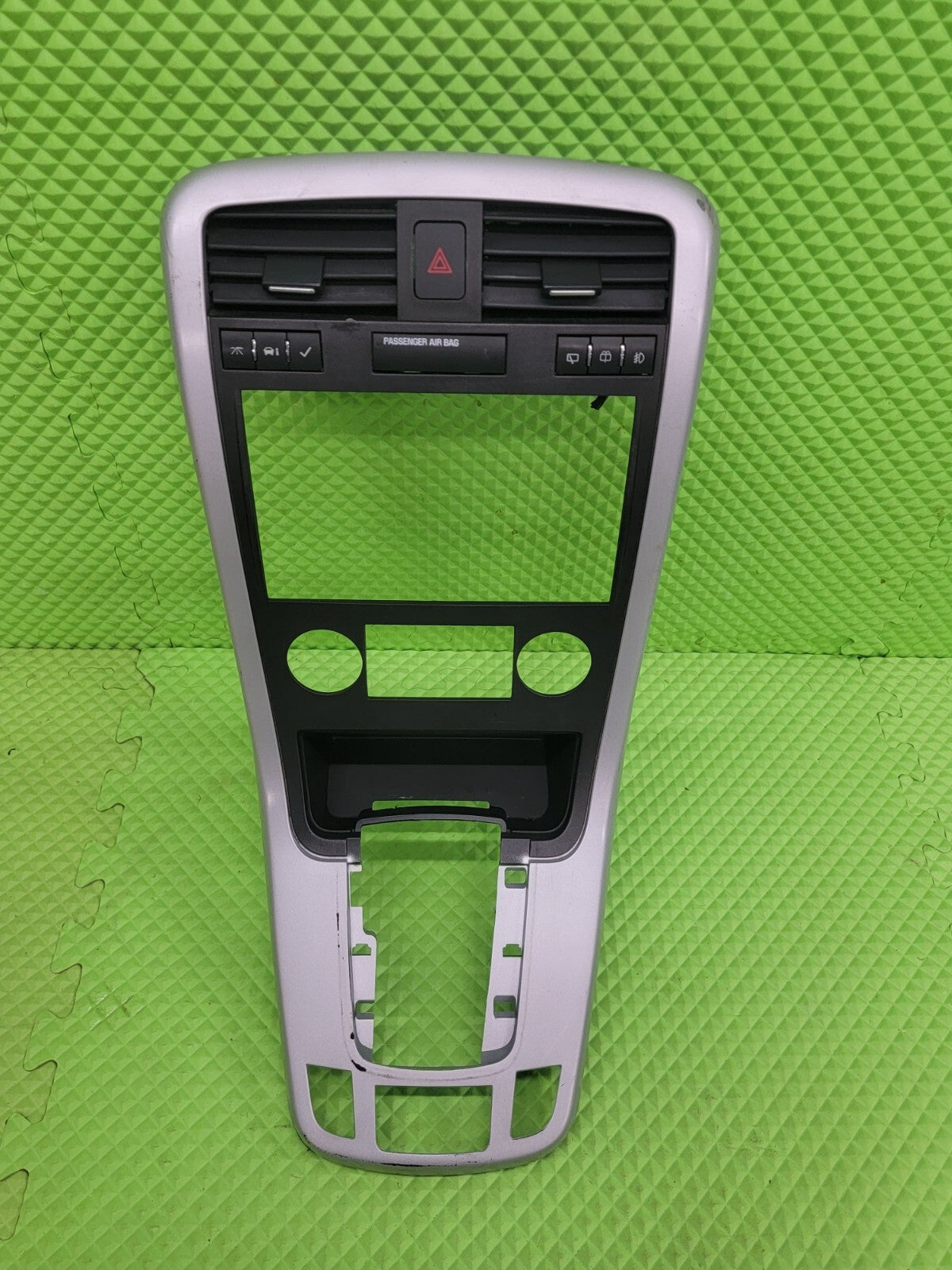 07-09 Equinox Center Dash Radio Climate Stereo Bezel Trim Panel SILVER/BLACK B43