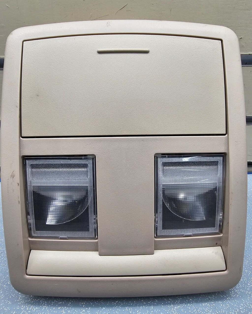 05-10 Jeep Grand Cherokee Overhead Console Dome Map Light Compartment Light Tan