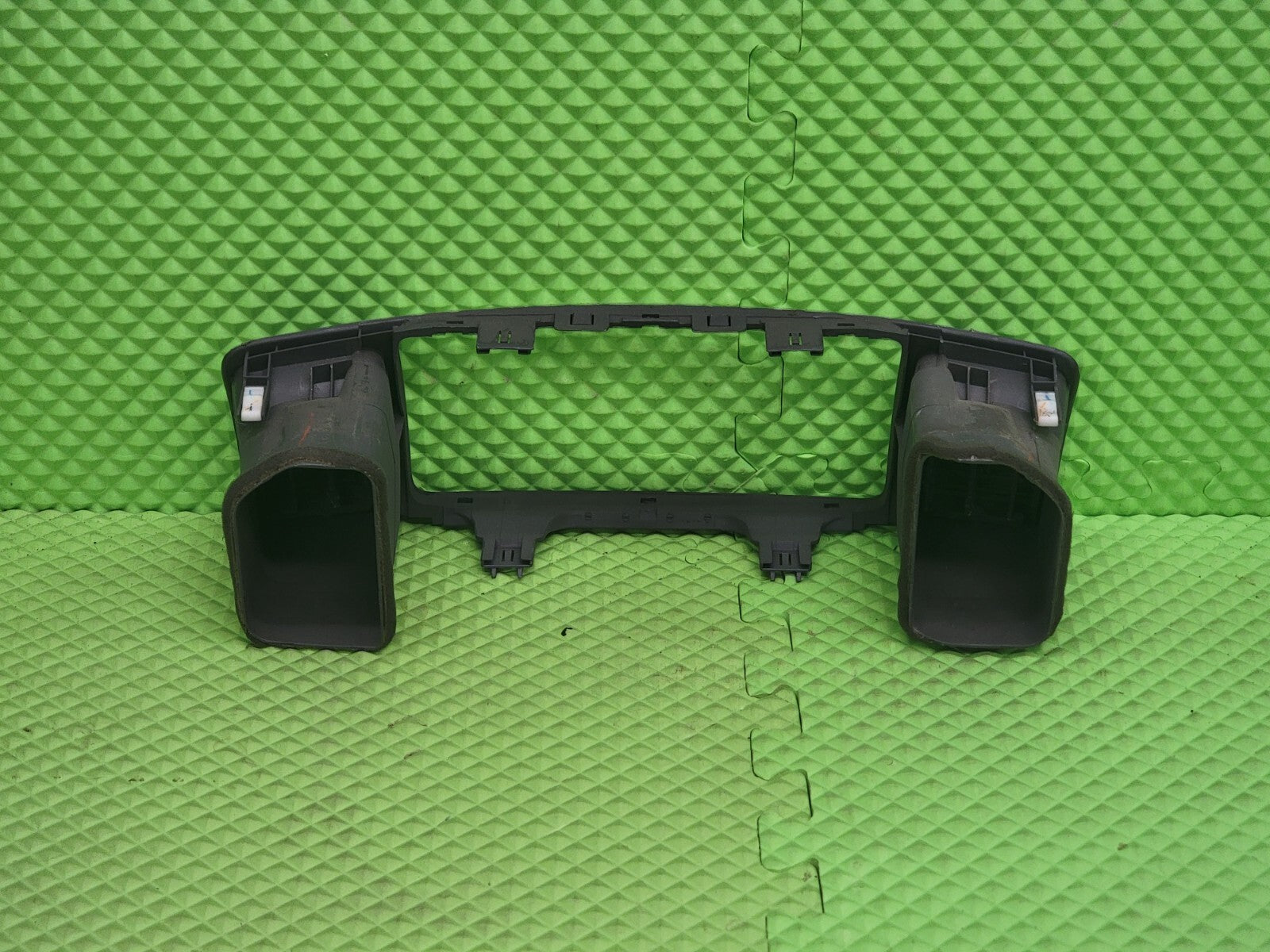 🔥03-08 TOYOTA COROLLA CENTER DASH RADIO BEZEL AIR AC VENT GRILL OEM gray B28