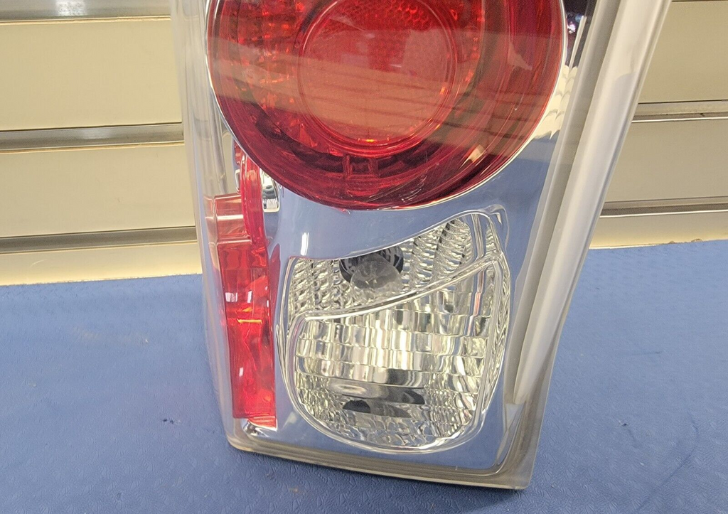 🔥02-06 Cadillac Escalade Base Sport Tail Light LAMP Passenger Chrome Assembly