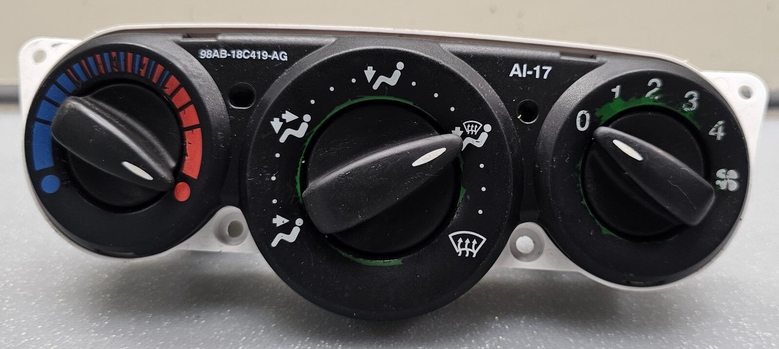 🔥00-07 Ford Focus Dash A/C Heater Climate Control Temperature Conditioner OEM