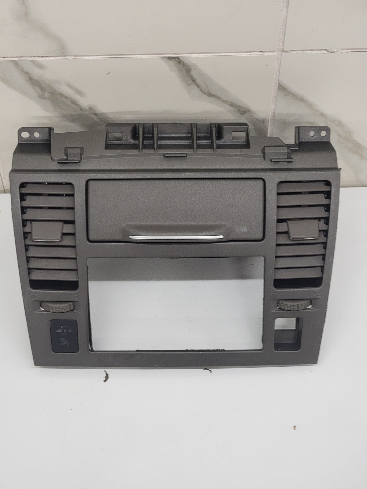 🔥2007-2012Nissan VERSA Dash Radio Bezel GRAY B74