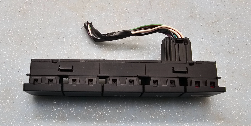 🔥05-07 FORD Five Hundred Hazard & Traction Control Dash Button