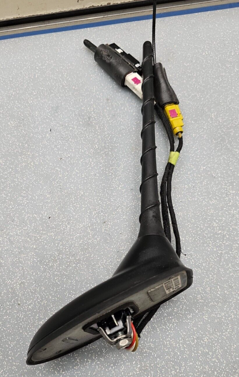 13-16 Dodge Dart 11-14 Avenger Durango Chrysler 200 Roof Top Radio Mount Antenna
