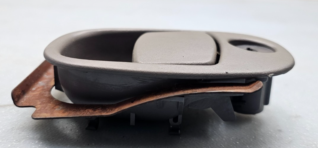 🔥02-05 TRAILBLAZER ENVOY RAINIER GLOVE BOX COMPARTMENT LATCH HANDLE DARK GRAY