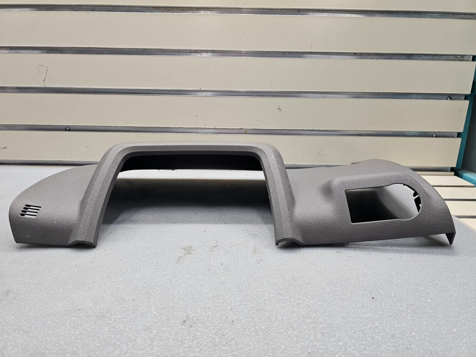 🔥09-17 Traverse Knee Bolster Trim Left Driver Front Dash Lower Cover Gray OEM