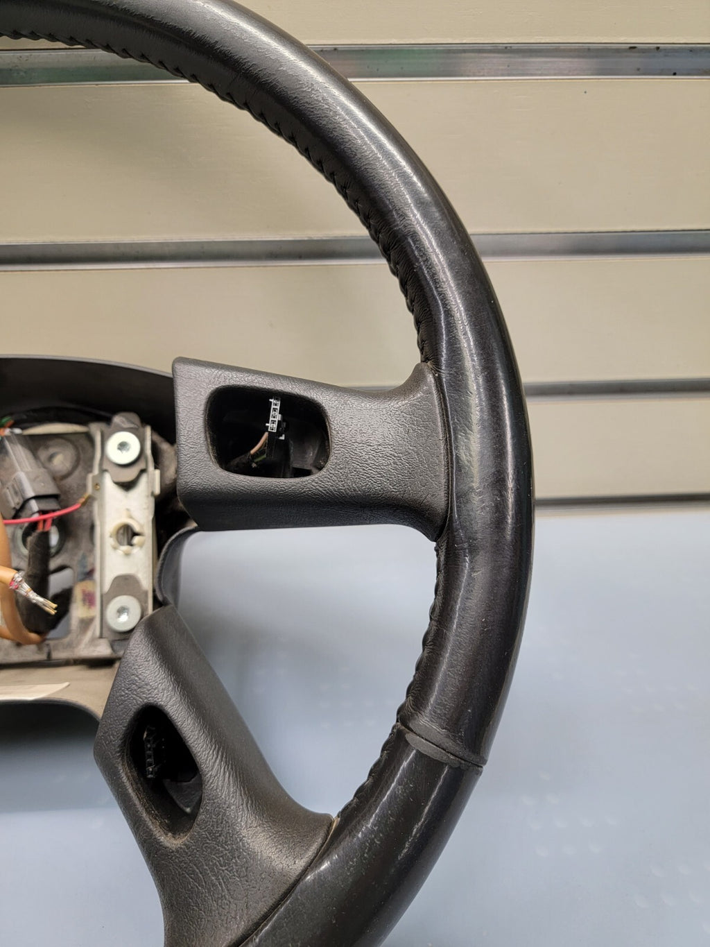 🔥03-06 SILVERADO SIERRA YUKON TAHOE SUBURBAN STEERING WHEEL LEATHER BLACK