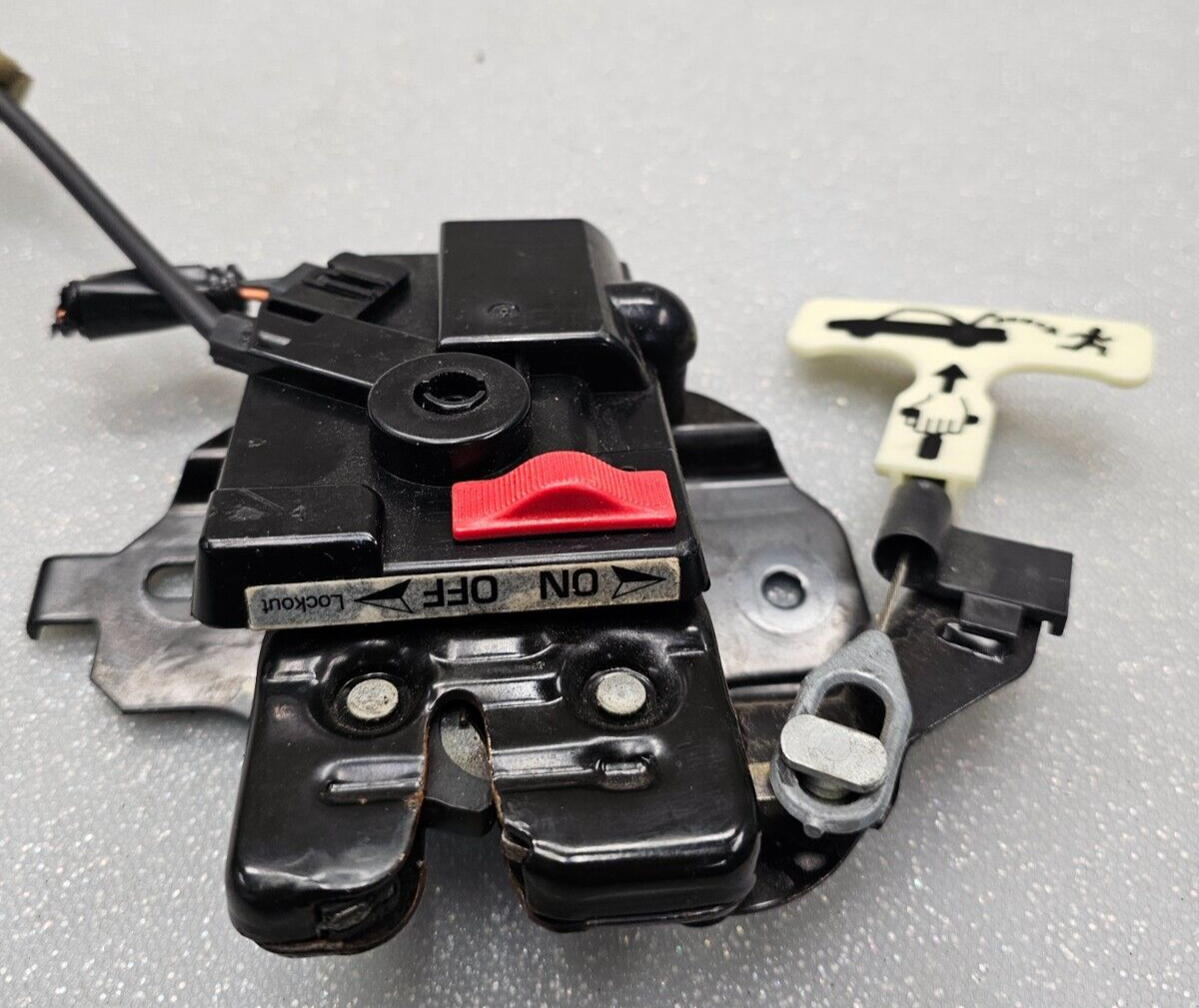 🔥1997-2004 Chevy Malibu Rear Trunk Latch Actuator Release Deck Lid ASSEMBLY OEM
