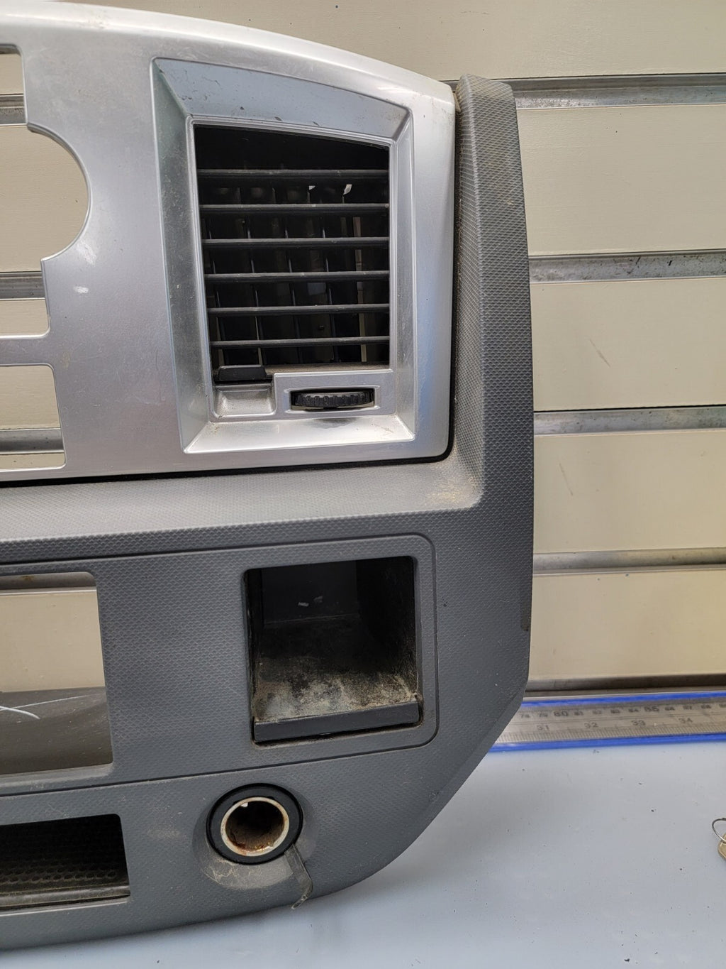 🔥06-08 Dodge RAM Dash RADIO Bezel Climate Trim Panel 🔴Storage SILVER/GRAY B11