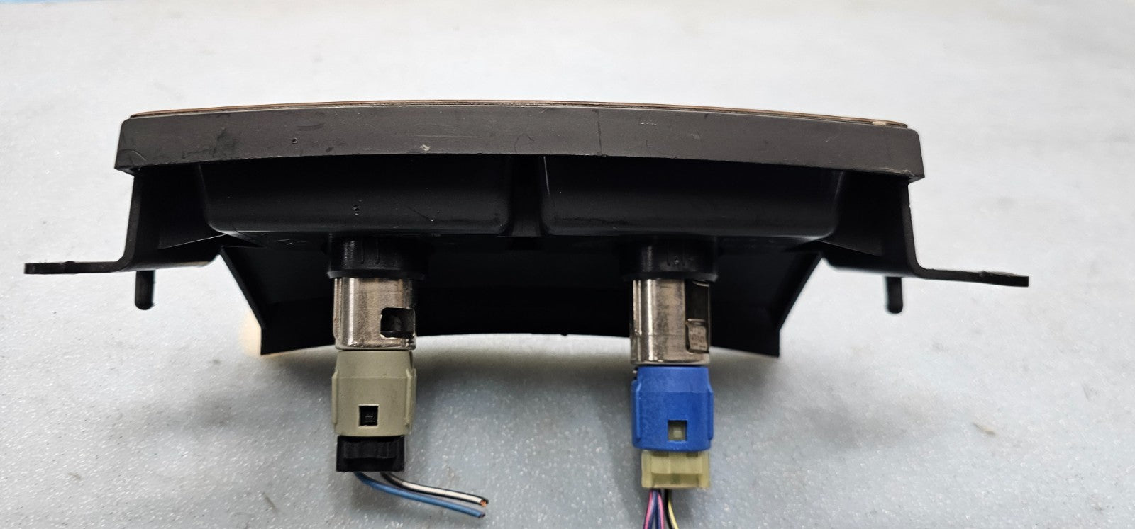 🔥2004-2008 CHRYSLER PACIFICA CENTER DASH POWER OUTLETS OEM